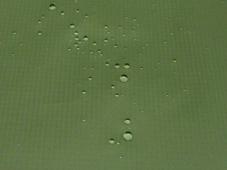 VINE GREEN　ナイロン　2.5層撥水防水透湿コーティング加工　ミニリップ　裏面:幾何学柄